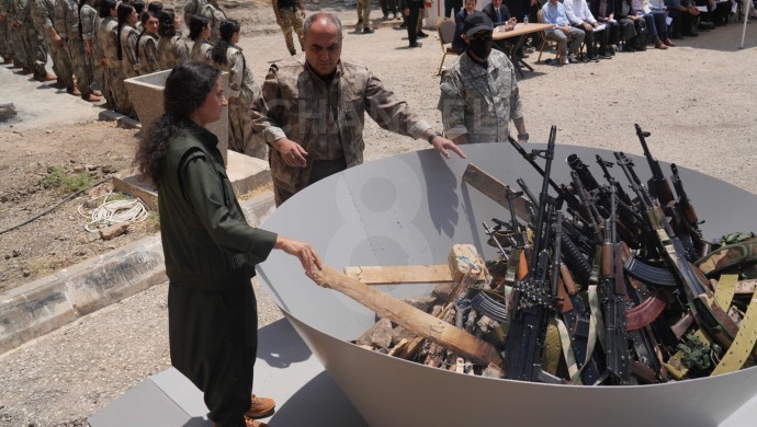 PKK üyesi ilk grup silah bıraktı: Törenden fotoğraflar, notlar